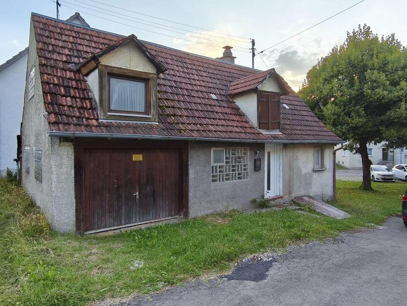 Haus Häusle Alleinstehend inkl. Garage u. Stellplatz
