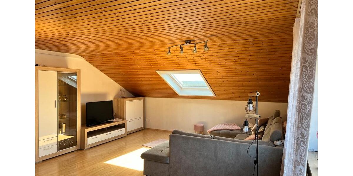 Dachgeschoßwohnung Weilerbach - 5 Zimmer, 95 m&sup2;, 900&euro; | Angebot:26603495