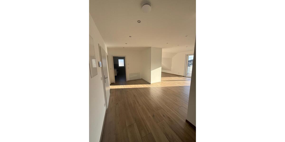 Dachgeschoßwohnung Breuberg - 4 Zimmer, 114 m&sup2;, 1.200&euro; | Angebot:26547089