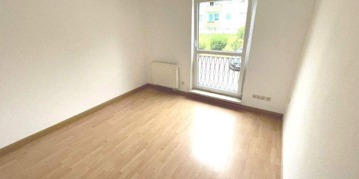 Überragende Fernsicht am Fuße der Augustusburg – perfekt geschnittene 4 Zimmer Wohnung mit Balkon 4 zimmer