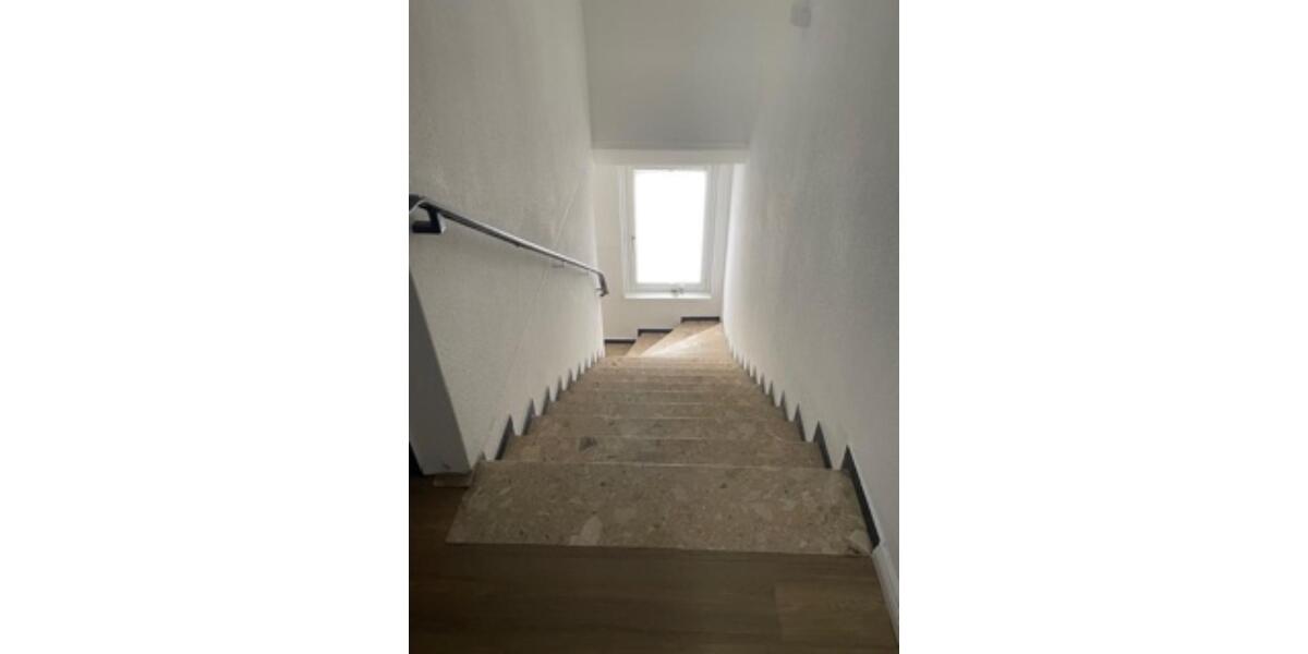 Einfamilienhaus Schwülper - 8 Zimmer, 230 m&sup2;, 2.000&euro; | Angebot:26364965