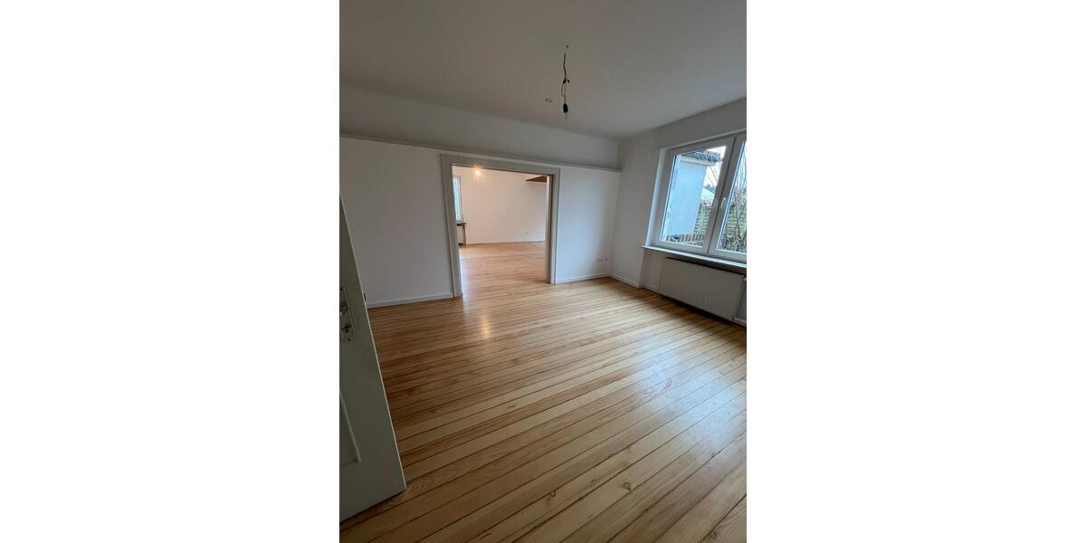 Einfamilienhaus Zweibrücken - 9 Zimmer, 251 m&sup2;, 1.790&euro; | Angebot:25980405