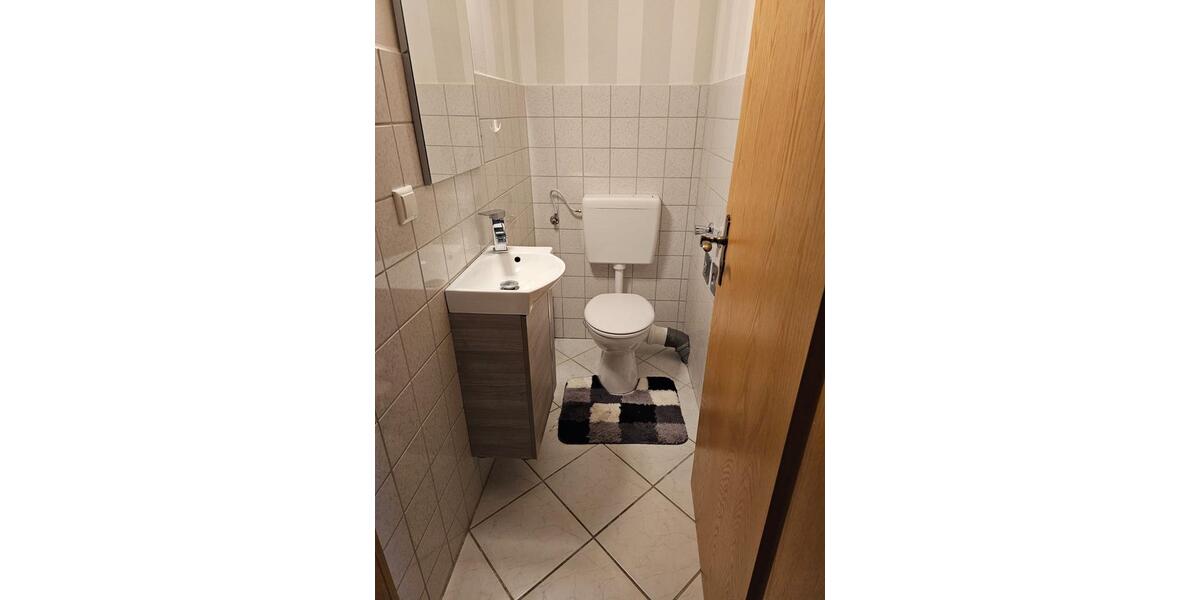 Etagenwohnung Kassel - 4 Zimmer, 120 m&sup2;, 1.000&euro; | Angebot:24482250