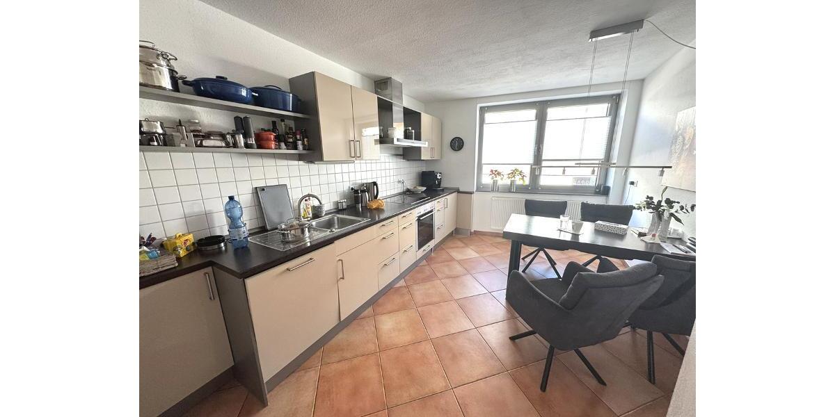 Etagenwohnung Cloppenburg - 4 Zimmer, 147 m&sup2;, 1.000&euro; | Angebot:25377047