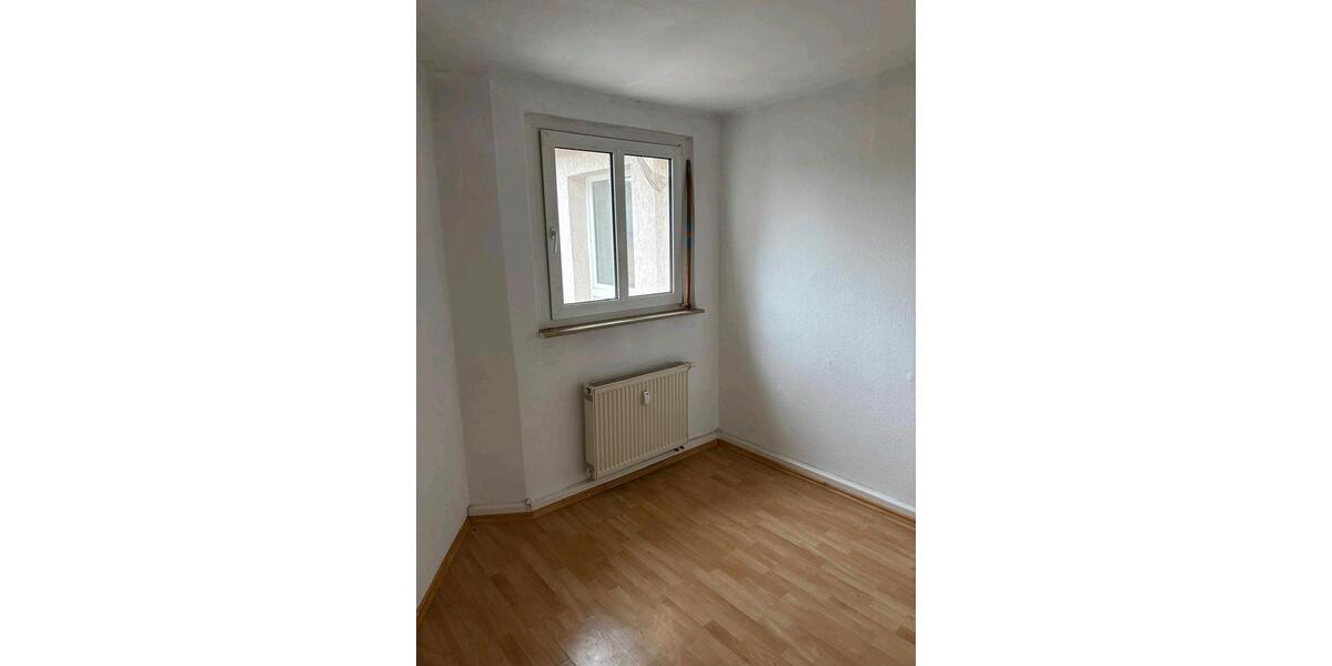 Dachgeschoßwohnung Merseburg - 3 Zimmer, 59 m&sup2;, 390&euro; | Angebot:26522409