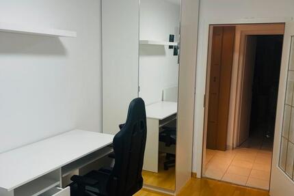 Schönes 13 qm Zimmer in 4er WG