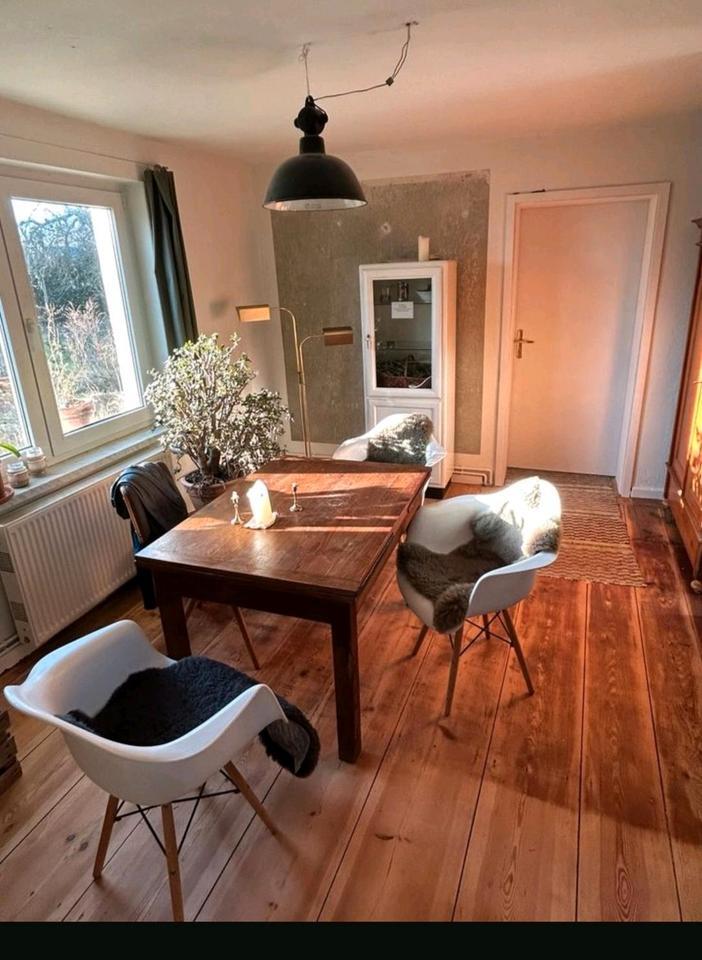 2,5 Zimmer in Haus mit Garten