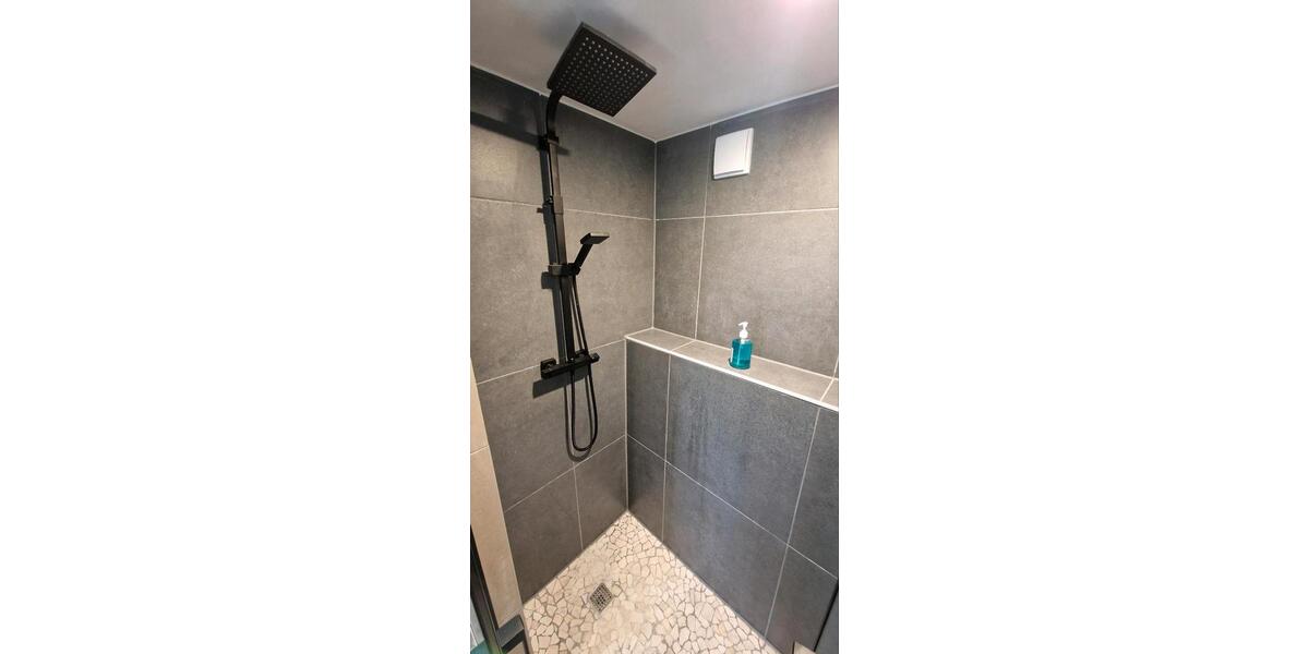 Helle, möblierte 2-Zimmer-Wohnung mit Garten & Parkplatz (65 m²) 2 zimmer