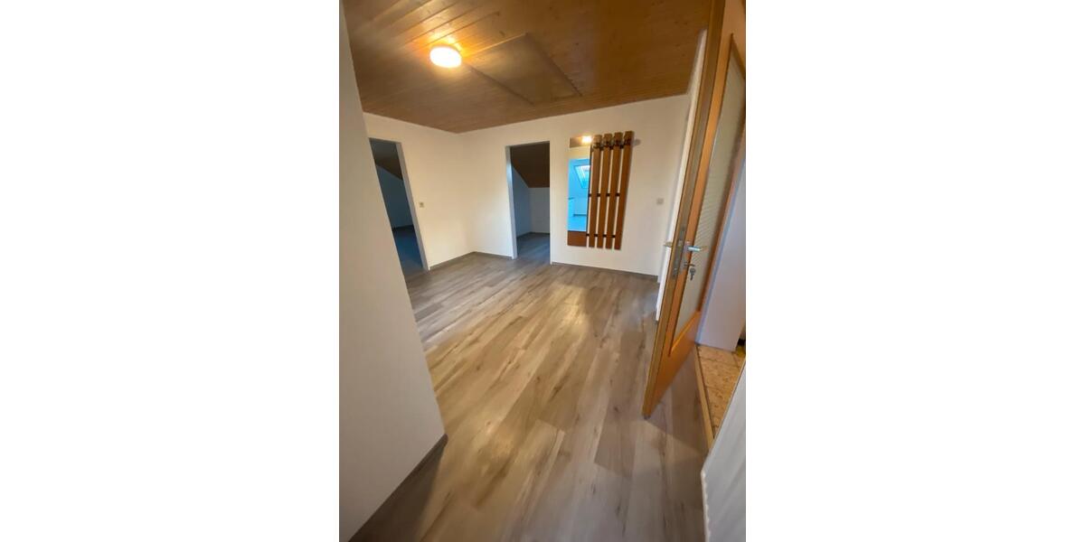 Dachgeschoßwohnung Heidenheim an der Brenz Aufhausen - 4 Zimmer, 105 m&sup2;, 900&euro; | Angebot:24604346