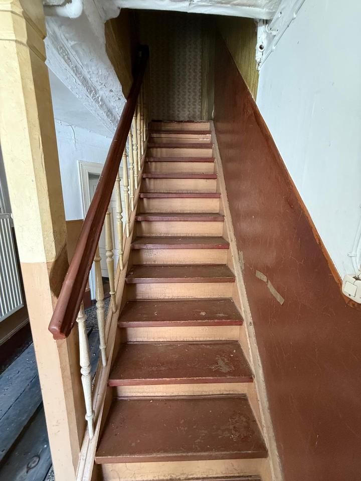 Stadthaus mit Potenzial f. Handwerker Mehrgenerationen WG möglich zimmer