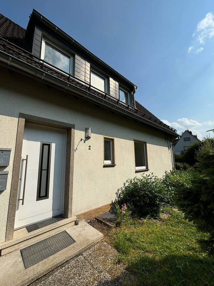 Idyllische ZweiZimmerwohnung - ruhige Lage - Garten - Keller