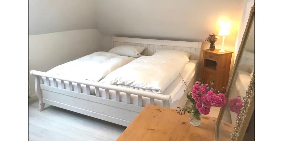 Einfamilienhaus Burgwindheim - 9 Zimmer, 250 m&sup2;, 1.600&euro; | Angebot:25025245