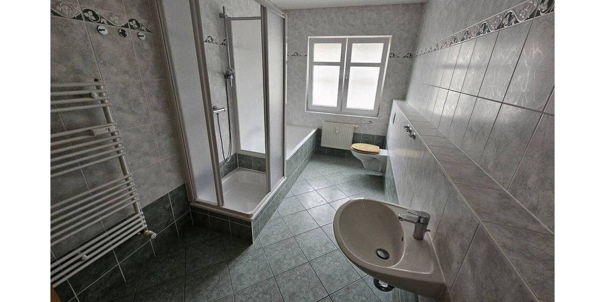 Etagenwohnung Eberswalde Finow - 4 Zimmer, 105 m&sup2;, 1.160&euro; | Angebot:26500073
