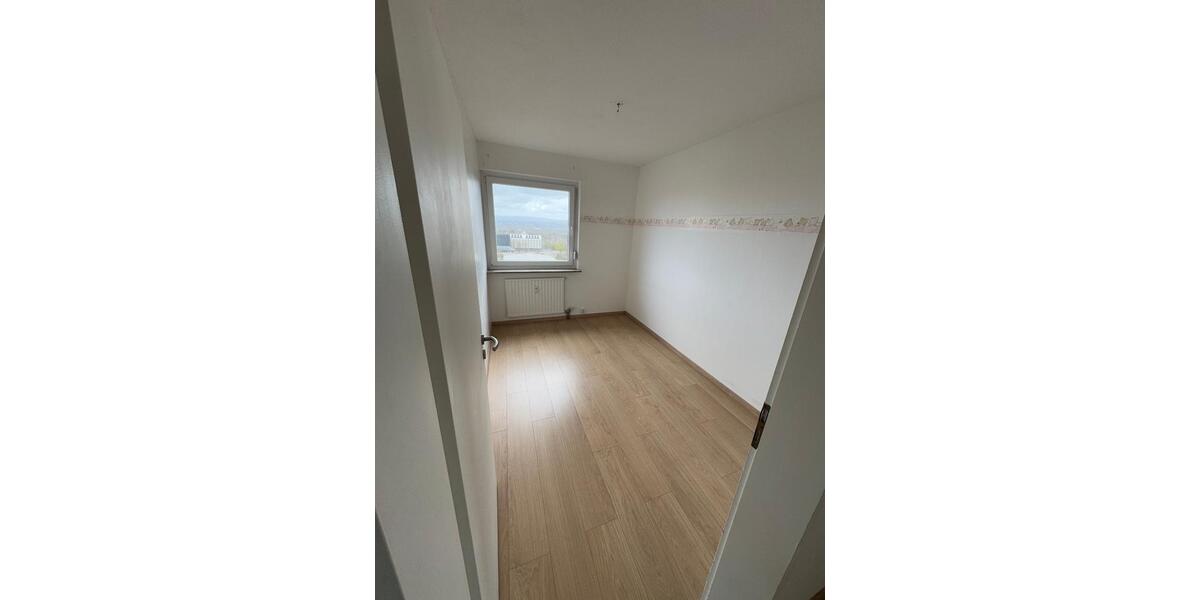 Etagenwohnung Kassel Niederzwehren - 4 Zimmer, 87 m&sup2;, 1.040&euro; | Angebot:26224481