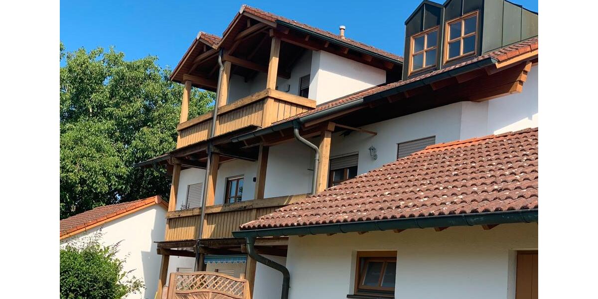 Dachgeschoßwohnung Tüßling - 4 Zimmer, 101 m&sup2;, 1.035&euro; | Angebot:25406663