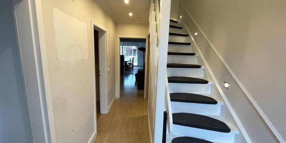 Reihenmittelhaus Hamburg Farmsen-Berne - 3 Zimmer, 105 m&sup2;, 1.650&euro; | Angebot:26798854