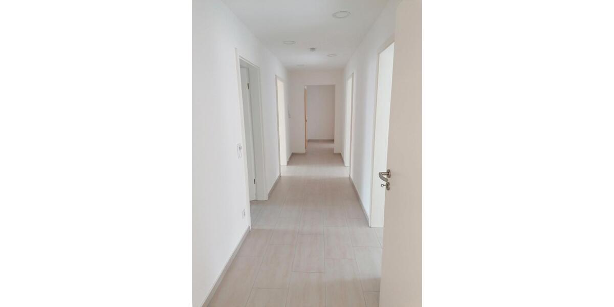 Etagenwohnung Artern - 4 Zimmer, 111 m&sup2;, 650&euro; | Angebot:26476623