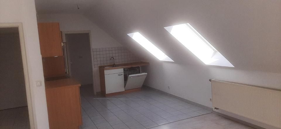 Dachgeschoßwohnung Leiblfing - 3 Zimmer, 85 m&sup2;, 550&euro; | Angebot:25908681