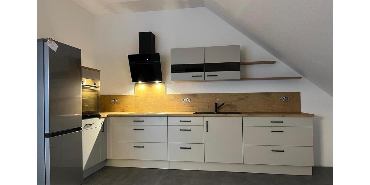 Dachgeschoßwohnung Varel - 2 Zimmer, 86 m&sup2;, 980&euro; | Angebot:26085876