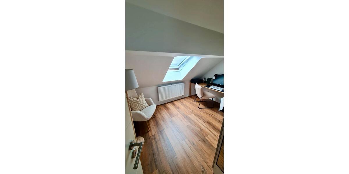 Dachgeschoßwohnung Königslutter am Elm - 3 Zimmer, 93 m&sup2;, 950&euro; | Angebot:24743439