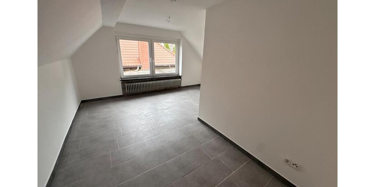 Etagenwohnung Saterland - 4 Zimmer, 150 m&sup2;, 1.000&euro; | Angebot:25351474