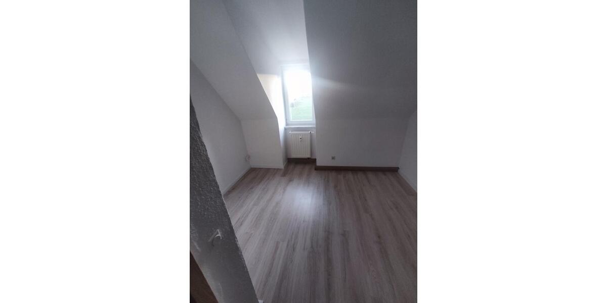 Dachgeschoßwohnung Waldheim - 3 Zimmer, 60 m&sup2;, 350&euro; | Angebot:24002246