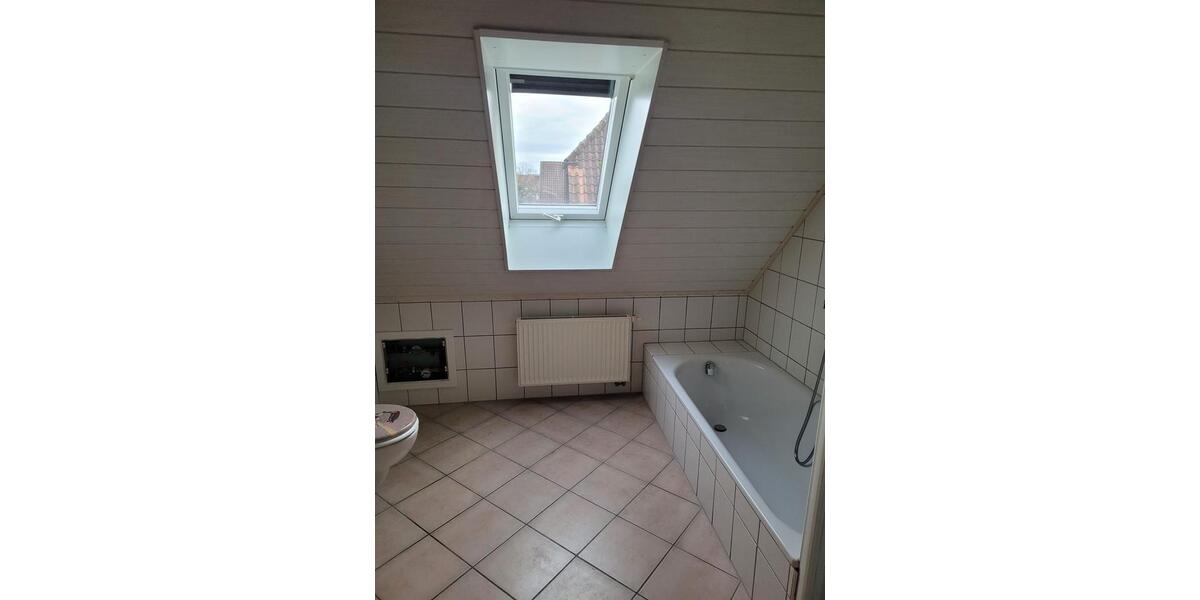 Dachgeschoßwohnung Iphofen - 3 Zimmer, 82 m&sup2;, 800&euro; | Angebot:26612632