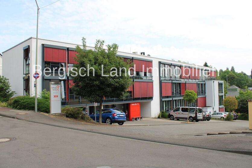 *** Stellplatz in Gummersbach Zentrum- Nähe Feuerwehr, zu vermieten ***