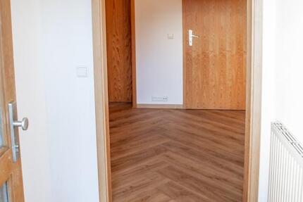 Helle Etagenwohnung mit Garten für kleine Familie 3 zimmer