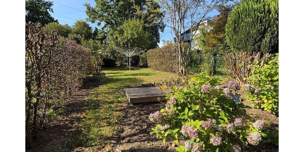 Reihenhaus Siegen Kaan-Marienborn - 4 Zimmer, 115 m&sup2;, 1.200&euro; | Angebot:25729627