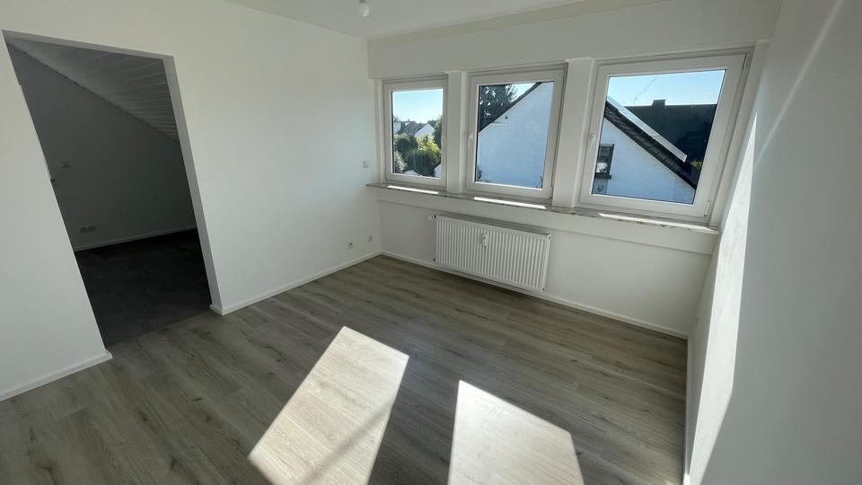 Schöne 3-Zi.-DG-Wohnung in ruhiger Lage NR-Irlich – ab Dez. 2025 zimmer