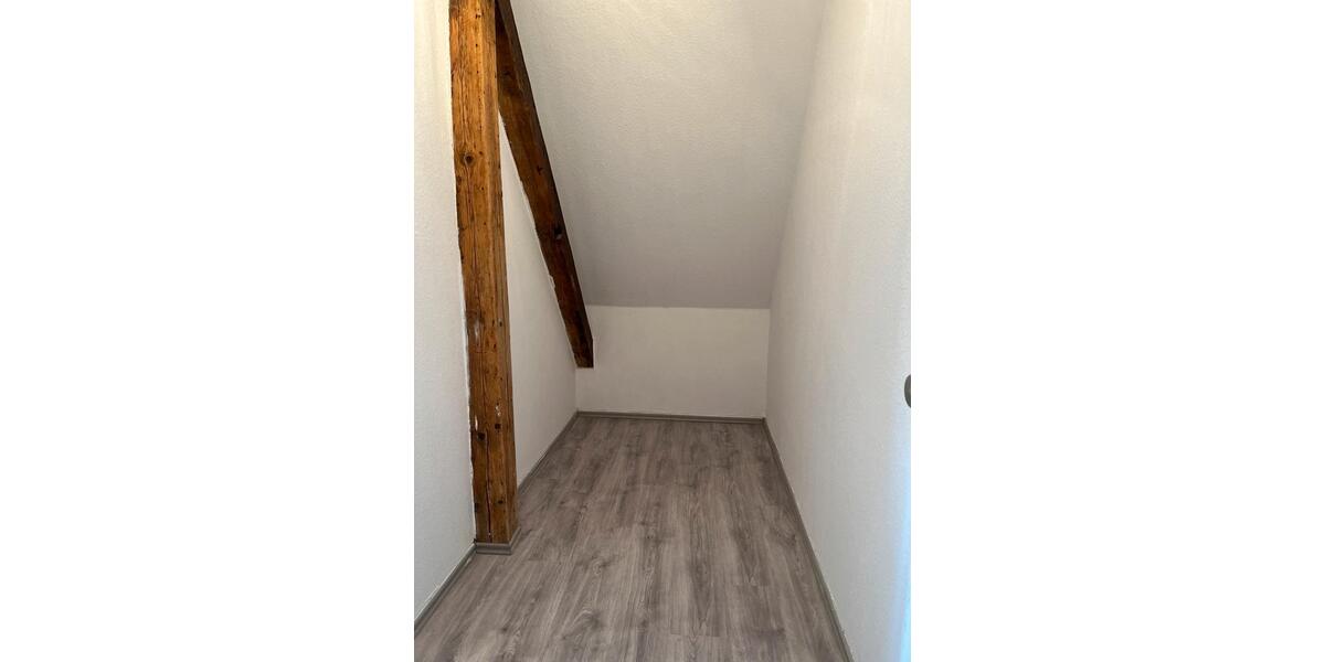 Dachgeschoßwohnung Bitterfeld-Wolfen Bitterfeld - 2 Zimmer, 50 m&sup2;, 325&euro; | Angebot:26449024