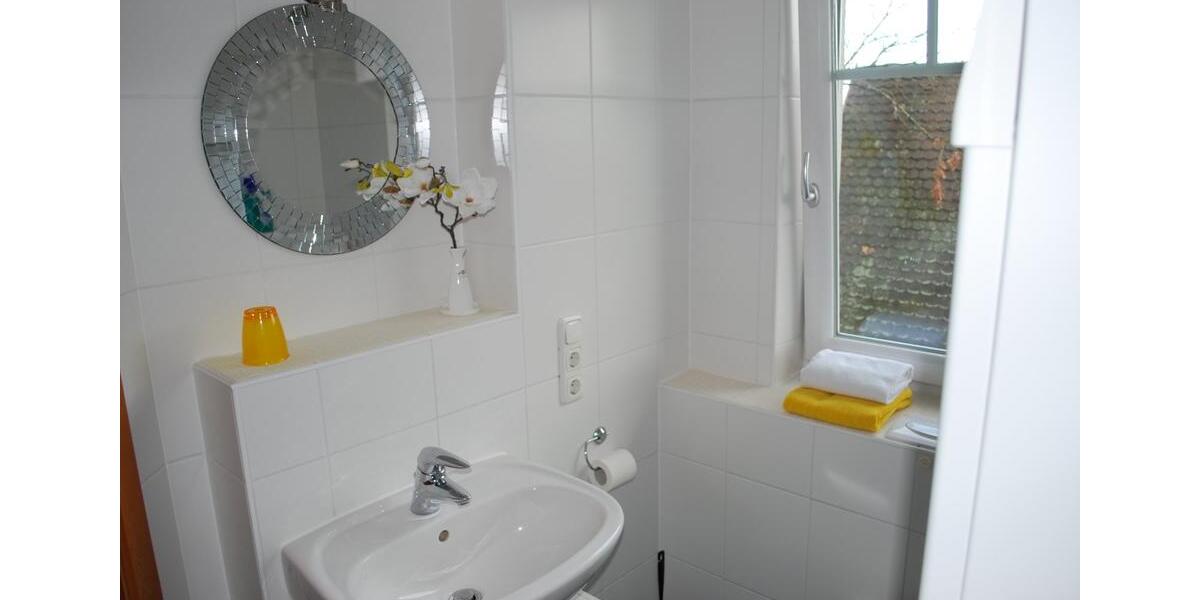 Dachgeschoßwohnung Gilching - 2 Zimmer, 43 m&sup2;, 1.050&euro; | Angebot:26042545