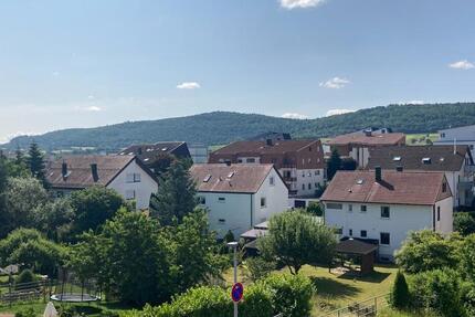 Helle 3-Zimmer-Wohnung mit Balkon und herrlicher Aussicht zimmer