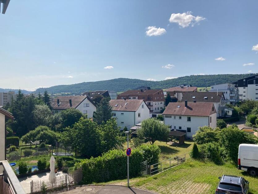Helle 3-Zimmer-Wohnung mit Balkon und herrlicher Aussicht zimmer
