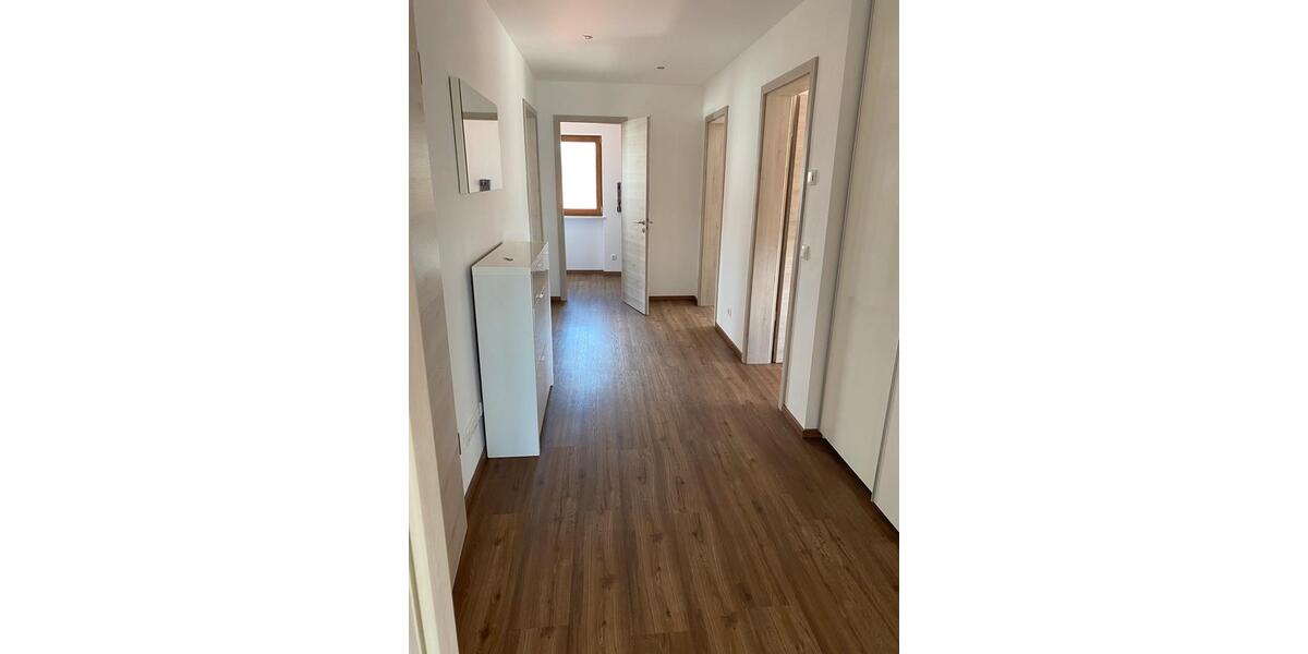 Dachgeschoßwohnung Freudenberg - 3 Zimmer, 120 m&sup2;, 960&euro; | Angebot:25641012