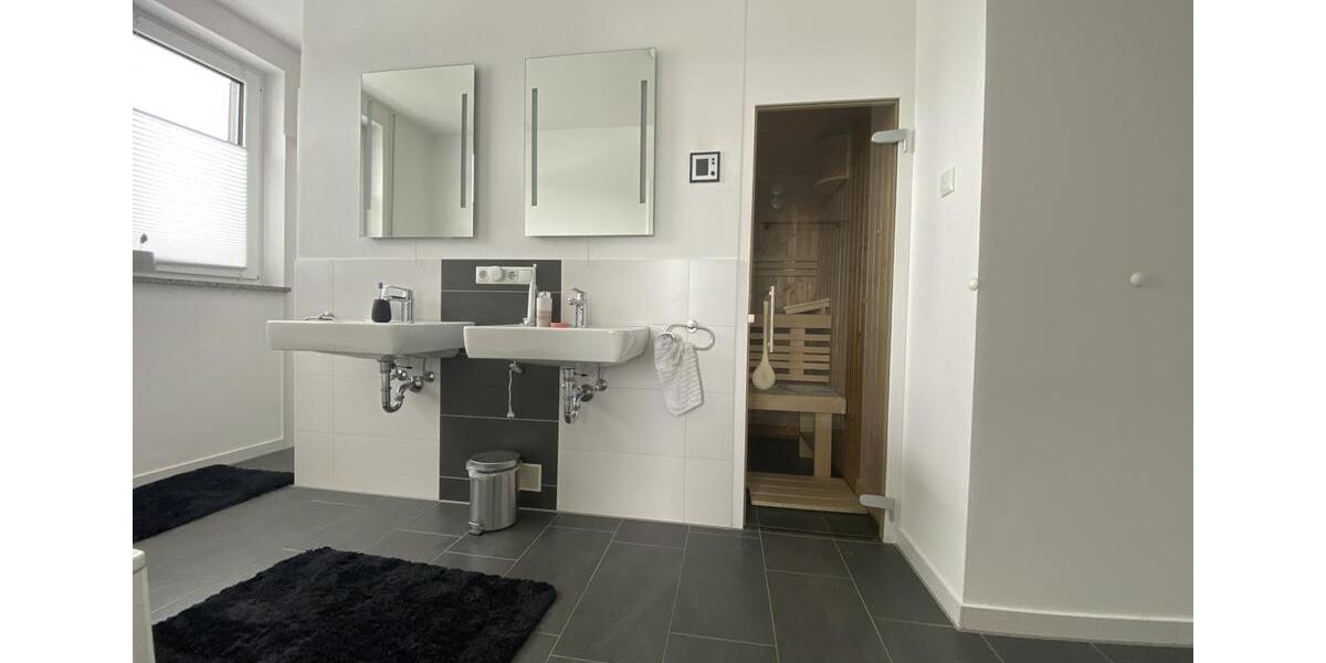 Einfamilienhaus Weiden in der Oberpfalz - 3 Zimmer, 109 m&sup2;, 1.580&euro; | Angebot:24916477