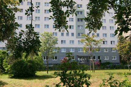 Wohnung Dessau-Roßlau Innenstadt - 2 Zimmer, 57 m&sup2;, 420&euro; | Angebot:25275726