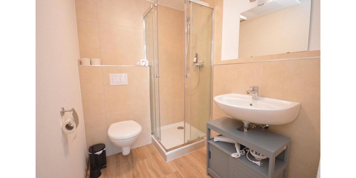 Wohnen auf Zeit Detmold Hakedahl - 10 Zimmer, 250 m&sup2;, 30&euro; | Angebot:24784467