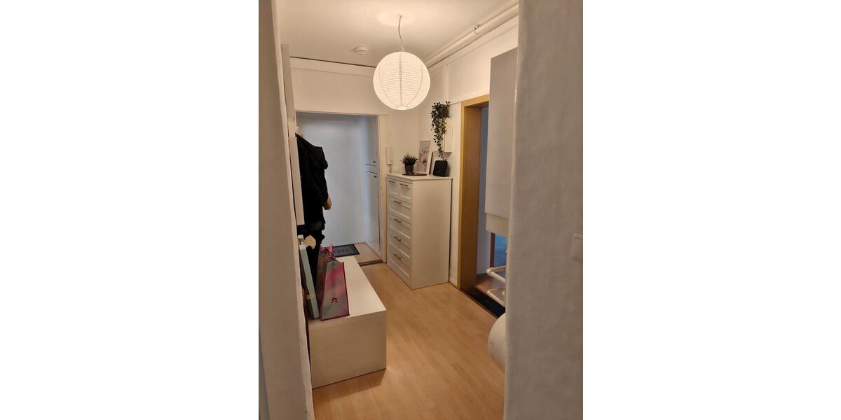 Dachgeschoßwohnung Marburg - 3 Zimmer, 80 m&sup2;, 1.200&euro; | Angebot:26567835