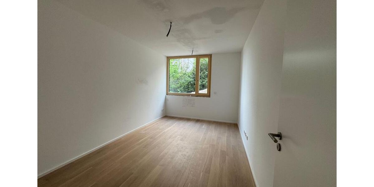 Erdgeschoßwohnung Esslingen am Neckar - 3 Zimmer, 146 m&sup2;, 2.750&euro; | Angebot:26727656