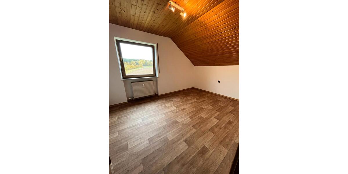 Gemütliche Dachgeschosswohnung in Neunburg vorm Wald zu vermieten 4 zimmer