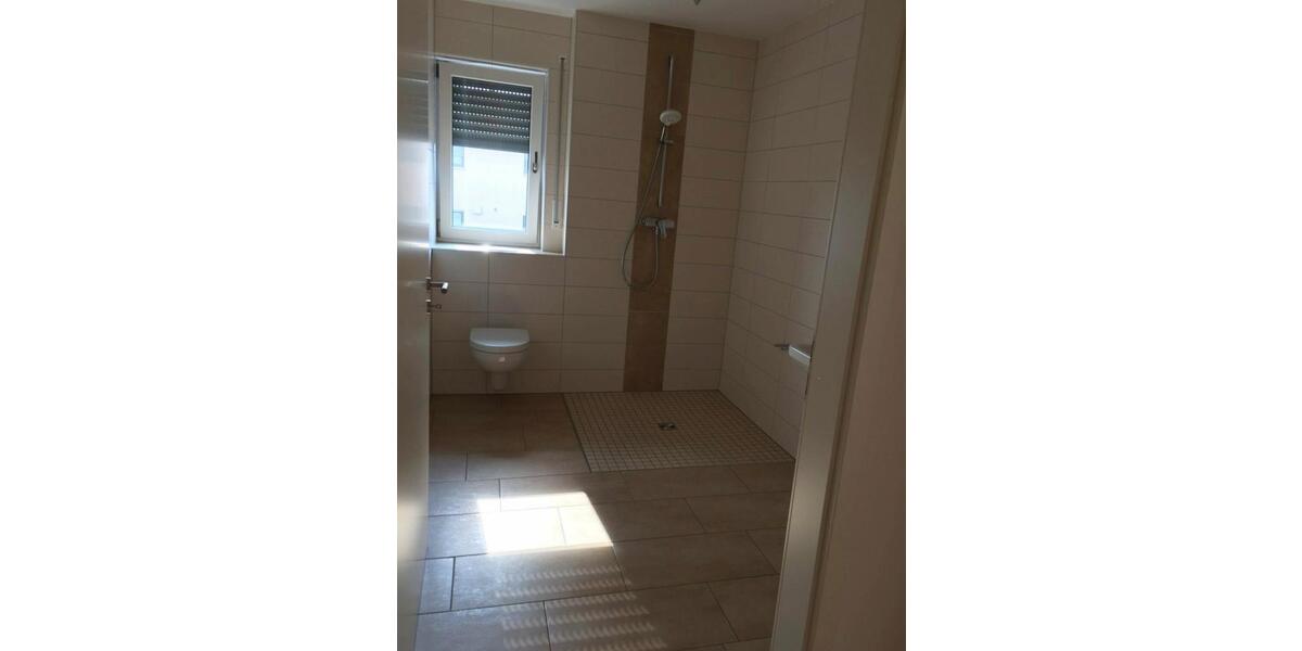 Etagenwohnung Wackersdorf - 2.5 Zimmer, 84 m&sup2;, 990&euro; | Angebot:24238804