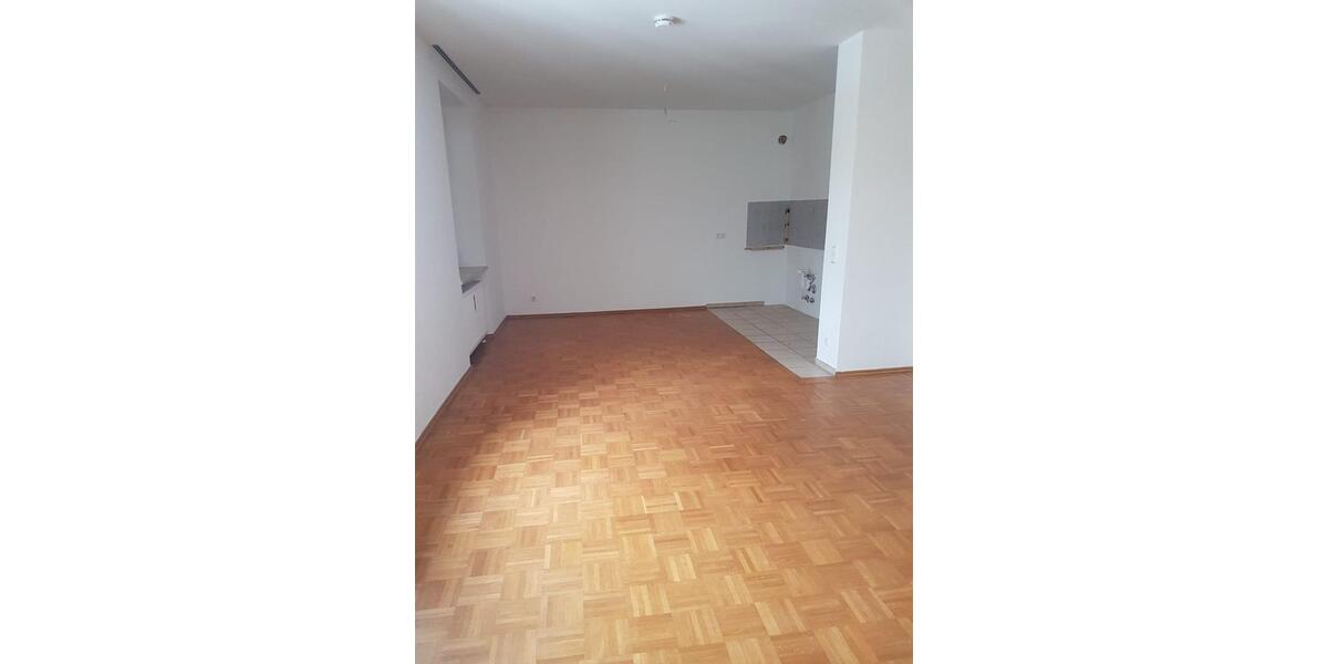 Etagenwohnung Osterhofen - 3 Zimmer, 74 m&sup2;, 630&euro; | Angebot:24605119