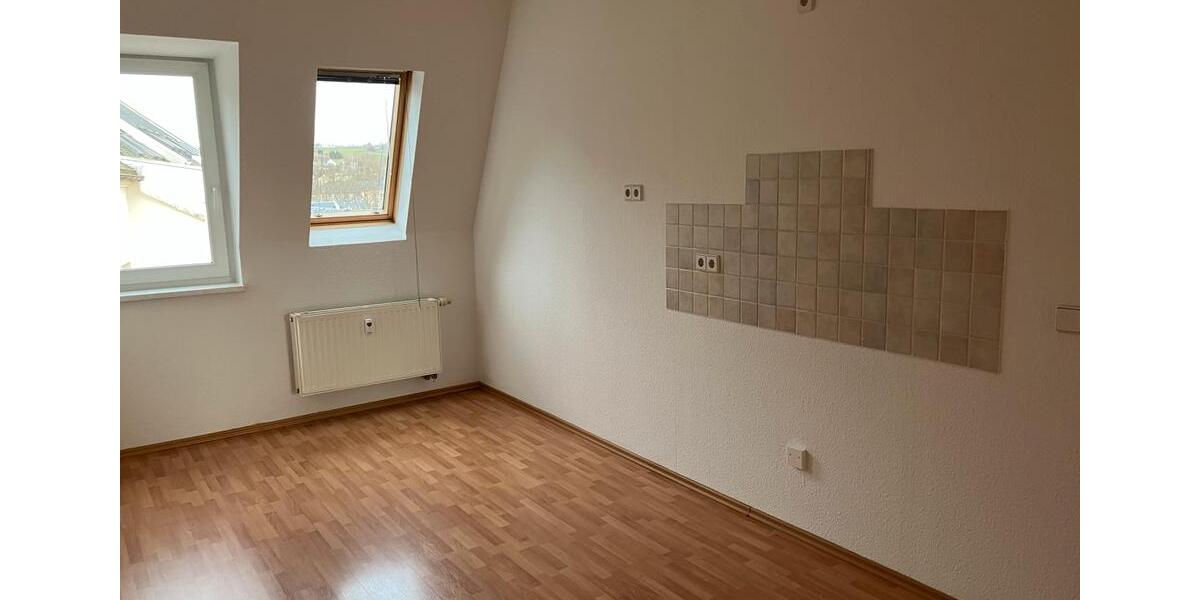 Dachgeschoßwohnung Zschopau - 3 Zimmer, 74 m&sup2;, 530&euro; | Angebot:24979003