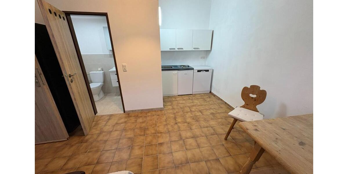 Erdgeschoßwohnung Selb - 1 Zimmer, 18 m&sup2;, 400&euro; | Angebot:24858772
