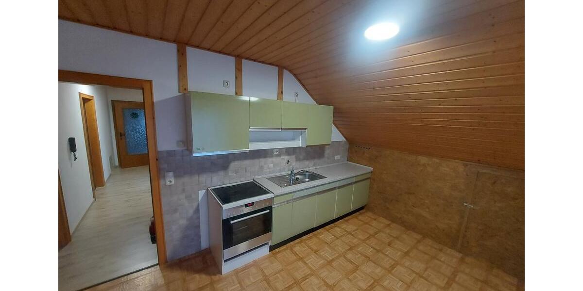 Dachgeschoßwohnung Poppenhausen (Wasserkuppe) - 3 Zimmer, 85 m&sup2;, 750&euro; | Angebot:25752097