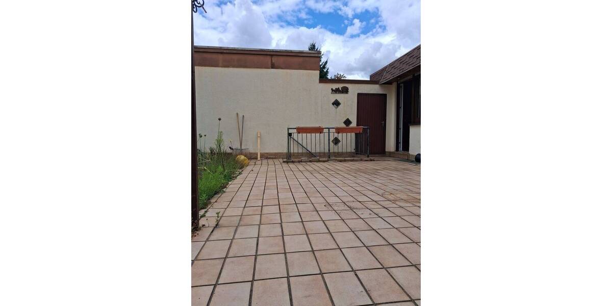 Bungalow Saarbrücken Klarenthal - 4 Zimmer, 130 m&sup2;, 1.100&euro; | Angebot:25666358