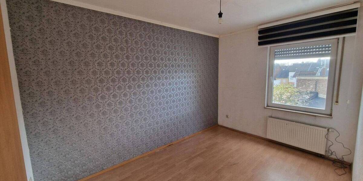 Reihenmittelhaus Düren Birkesdorf - 6 Zimmer, 150 m&sup2;, 1.500&euro; | Angebot:25984607