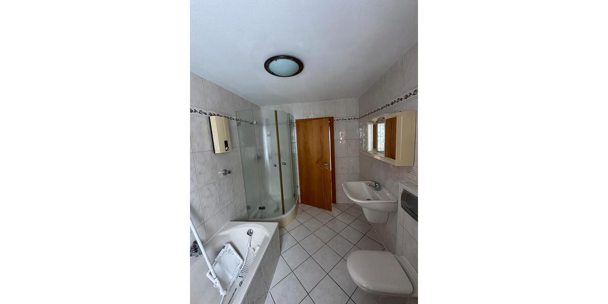Etagenwohnung Kassel Philippinenhof-Warteberg - 6 Zimmer, 130 m&sup2;, 1.000&euro; | Angebot:25283268